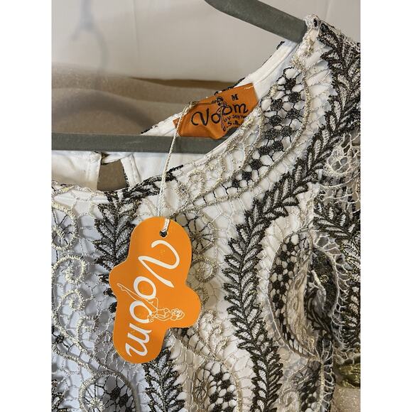 New-Voom by Joy Han Size Medium Vintage Short Sleeve Top Embroidered Designs NWT - Picture 2 of 7